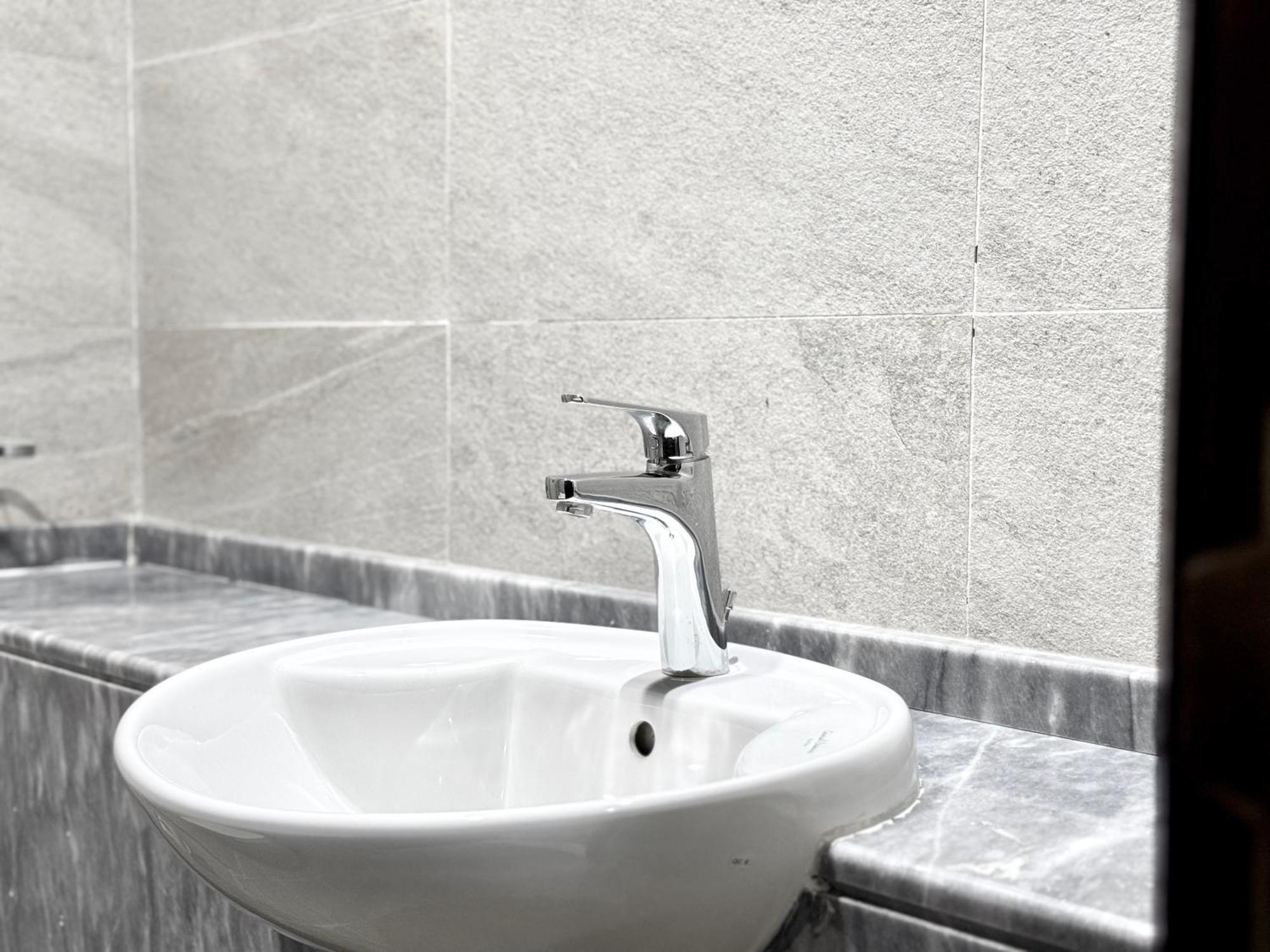 Al Manara Classic Deluxe
