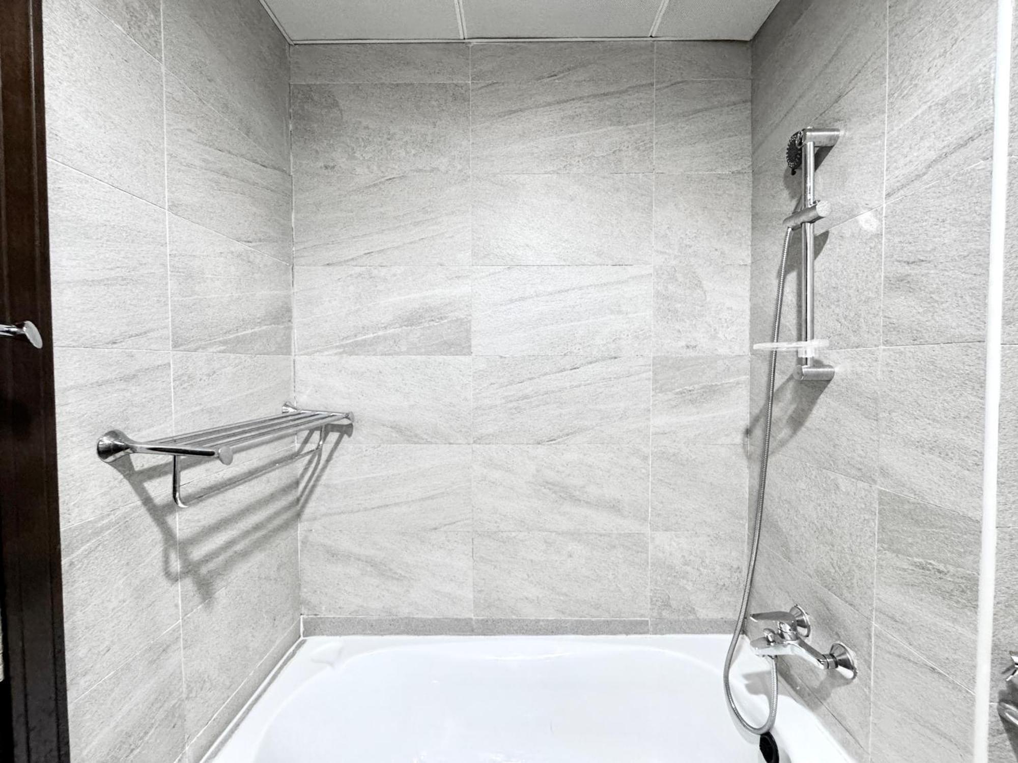 Al Manara Classic Deluxe Apartment
