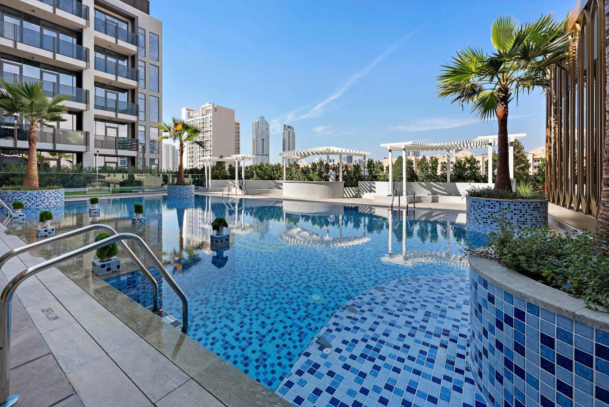 Silkhaus Spacious In Jvc With Modern Furniture Apartment