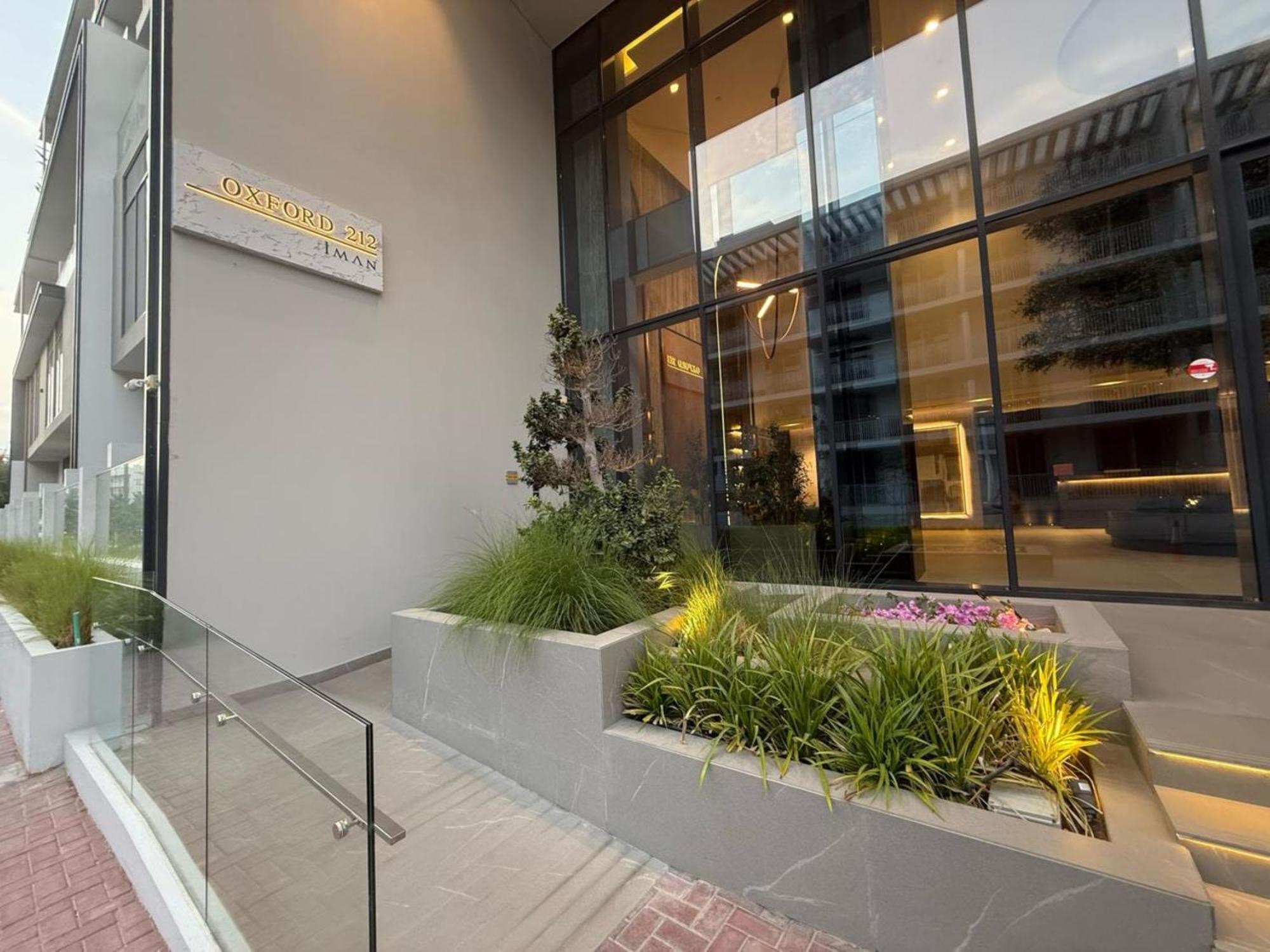 Apartment Modern 1br Getaway In Oxford 212 - Comfort & Ease Dubai