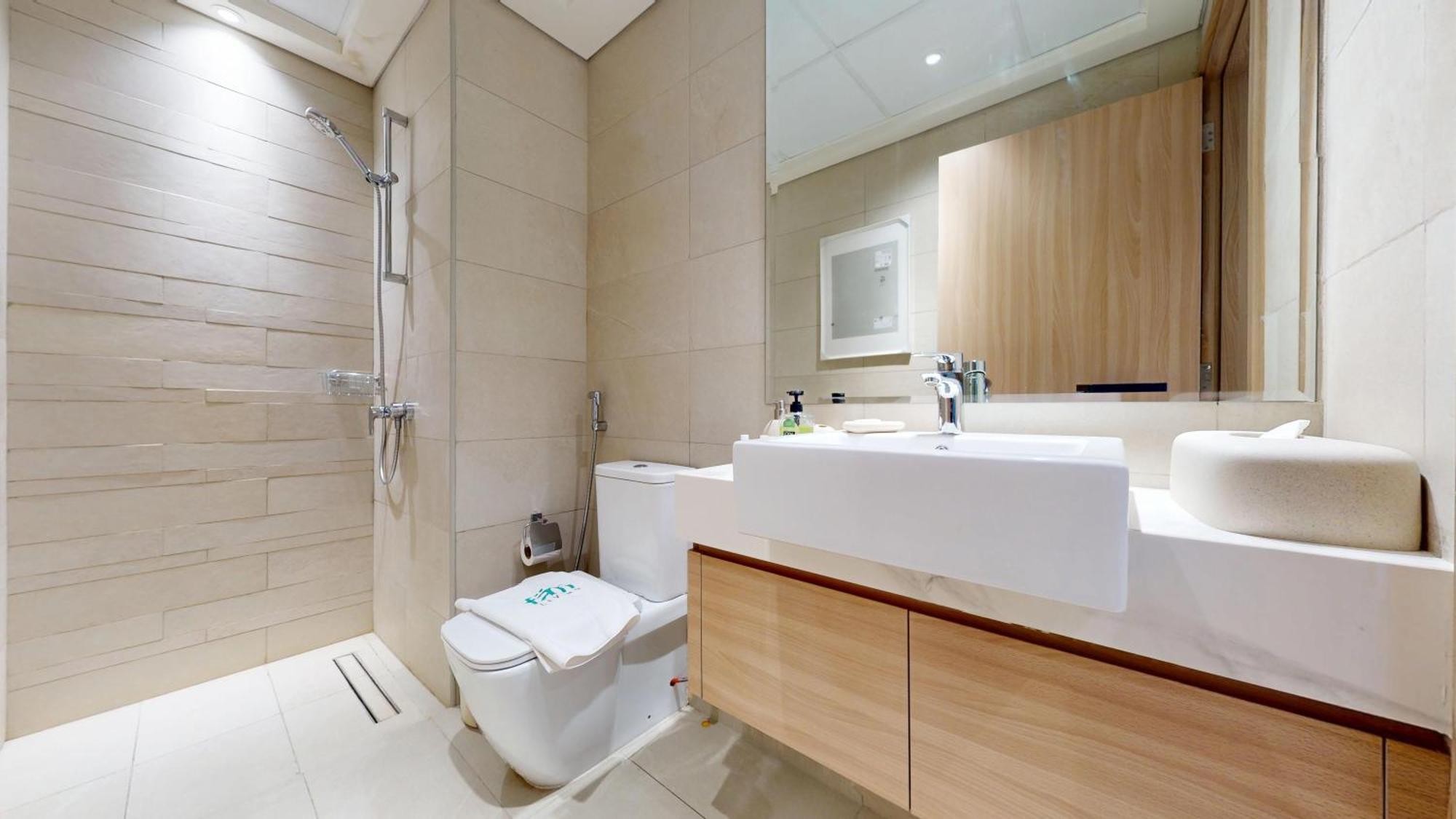 Apartment Fam Living -azizi Rivera 43 ,2br,luxury And Cozy Dubai