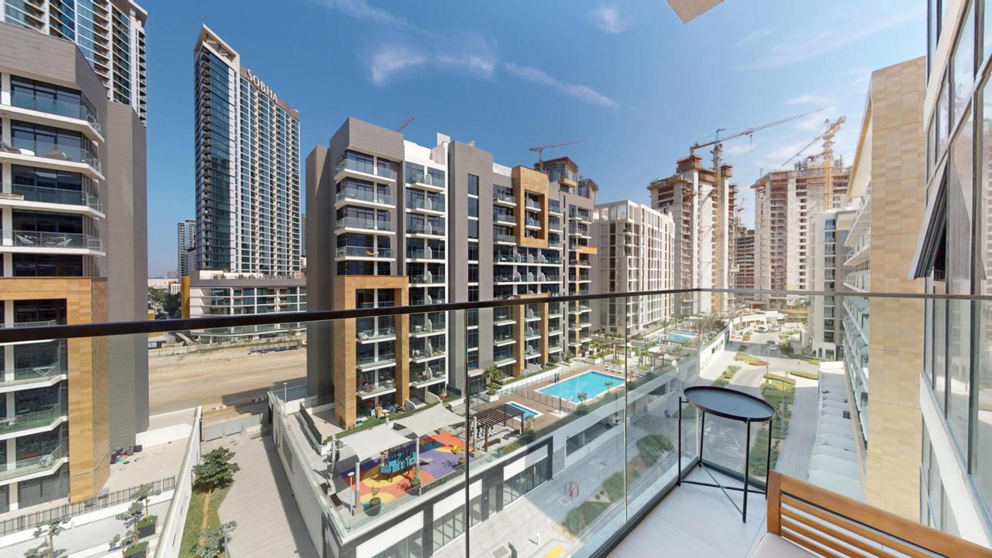 Apartment Fam Living -azizi Rivera 43 ,2br,luxury And Cozy Dubai