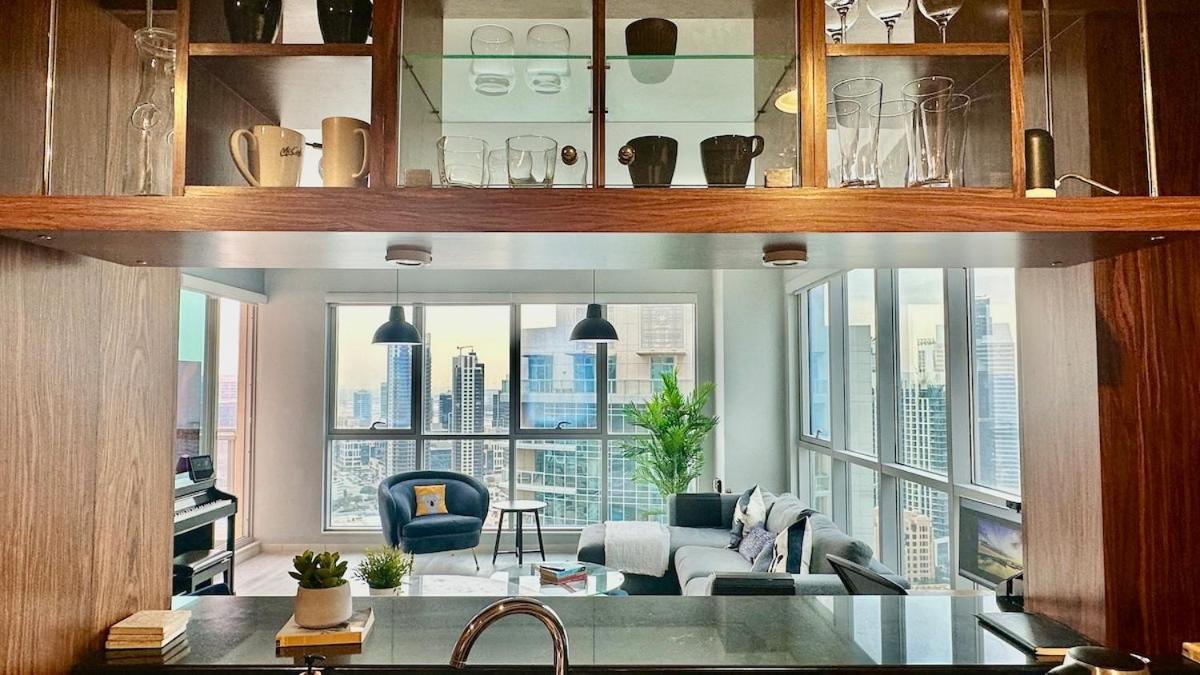 I Burj Retreat I Piano & Workstation Apartment *