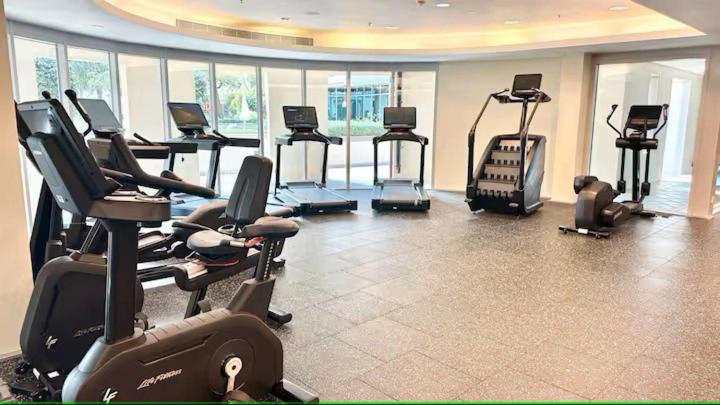 I Burj Retreat I Piano & Workstation * Dubai