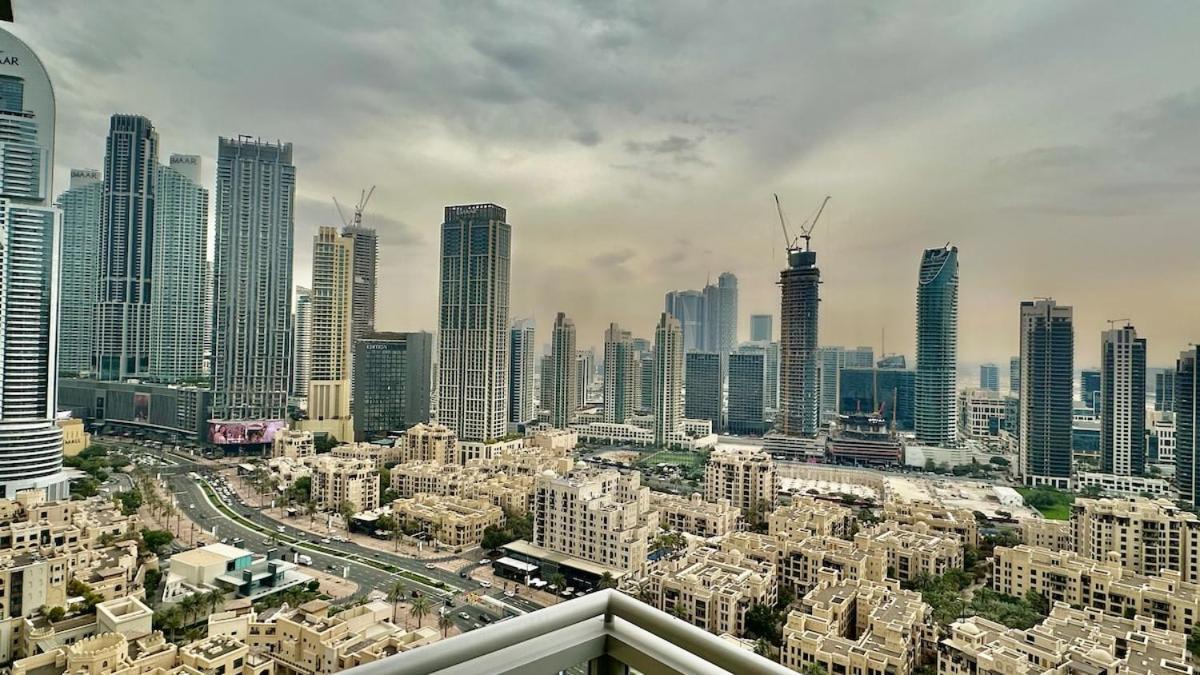 I Burj Retreat I Piano & Workstation