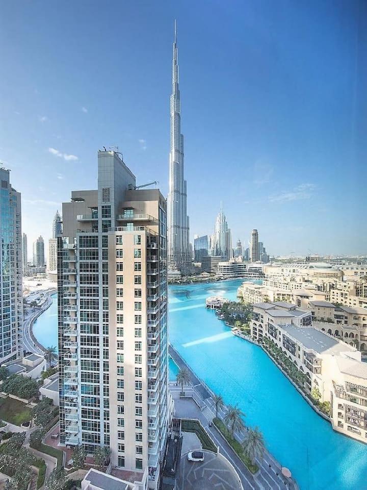 Apartment I Burj Retreat I Piano & Workstation *