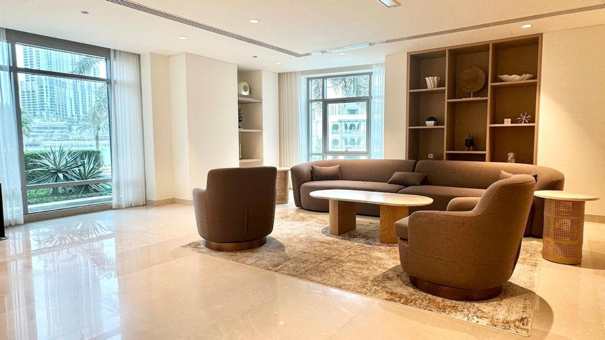 Apartment I Burj Retreat I Piano & Workstation Dubai