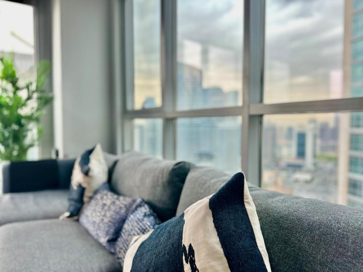 I Burj Retreat I Piano & Workstation Apartment