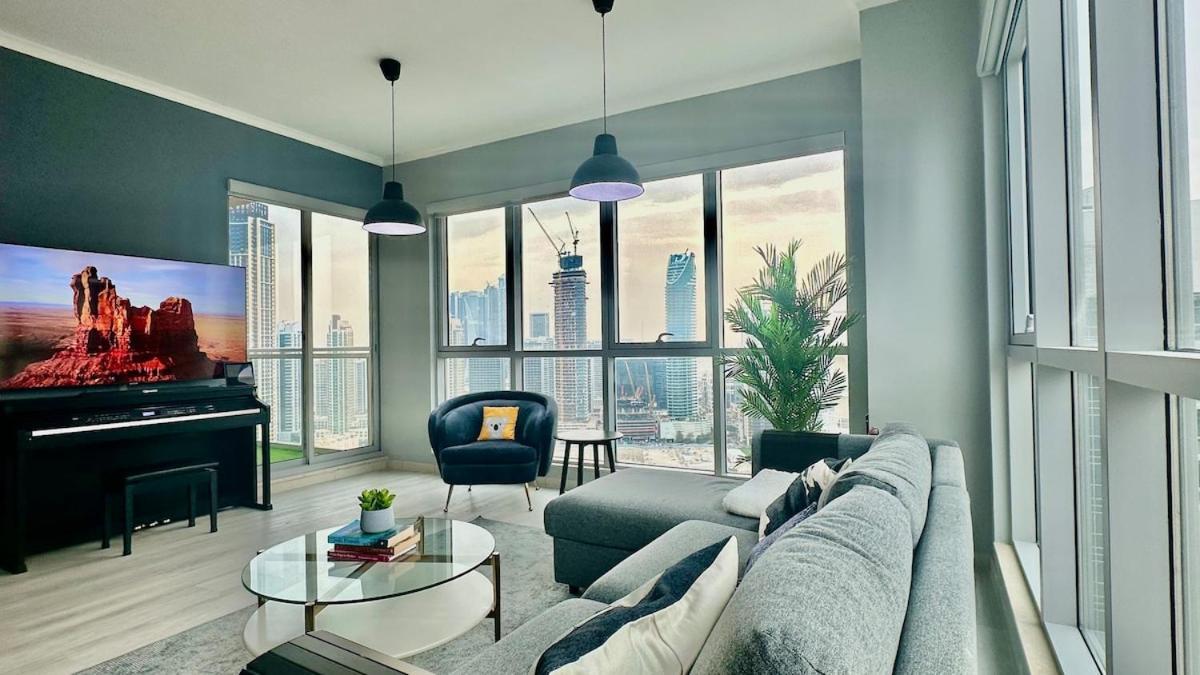 Apartment I Burj Retreat I Piano & Workstation Dubai
