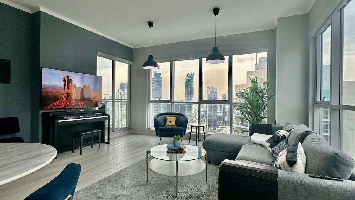 Apartment I Burj Retreat I Piano & Workstation *
