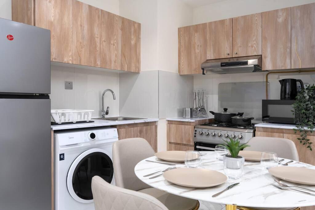 Apartment Elegant I Burj Khalifa & Canal View *