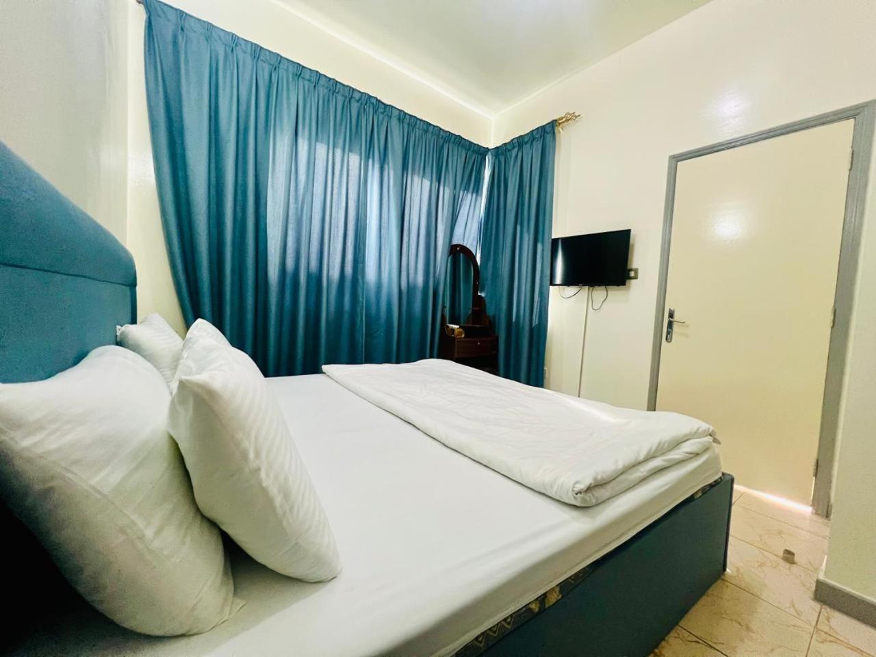 Aparthotel Sky 2*