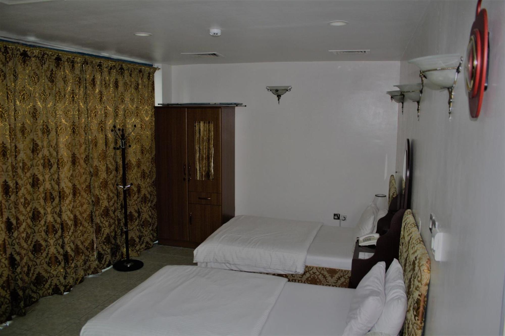 Aparthotel Sky 2*