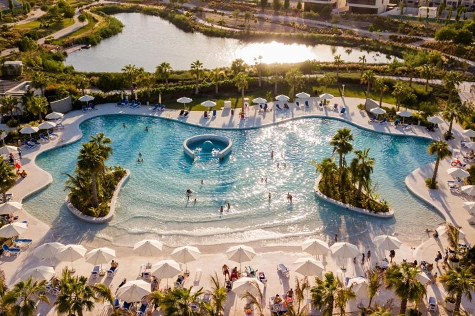 Stonetree - The Modern Family Friendly Pousada Dubai
