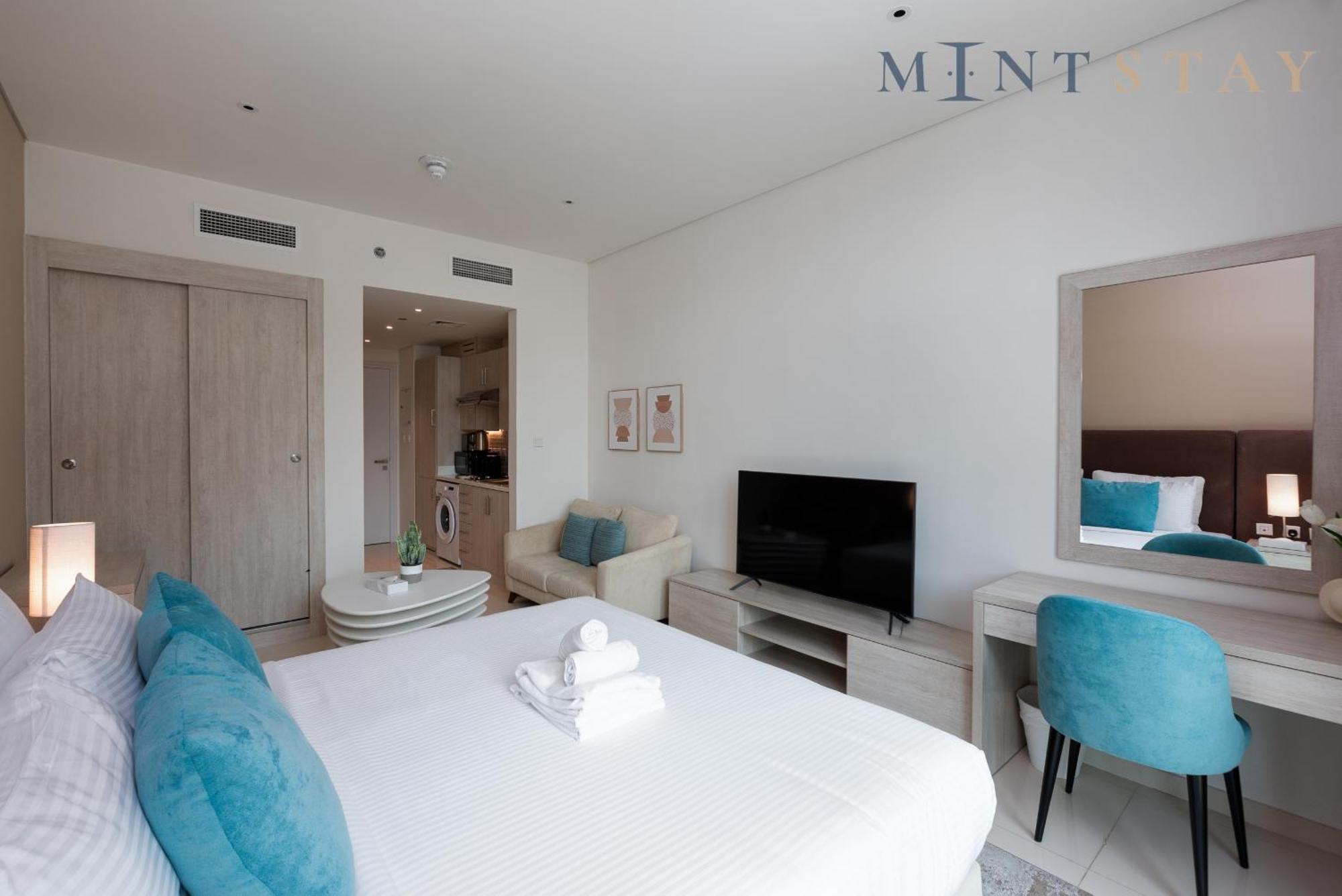 Seven Palm, Palm Jumeirah - Mint *