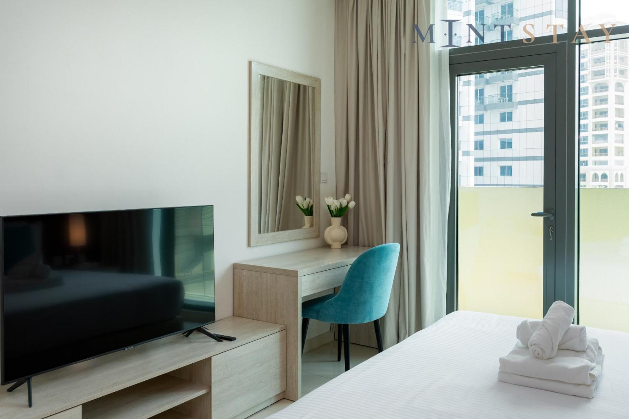 Seven Palm, Palm Jumeirah - Mint Daire Dubai