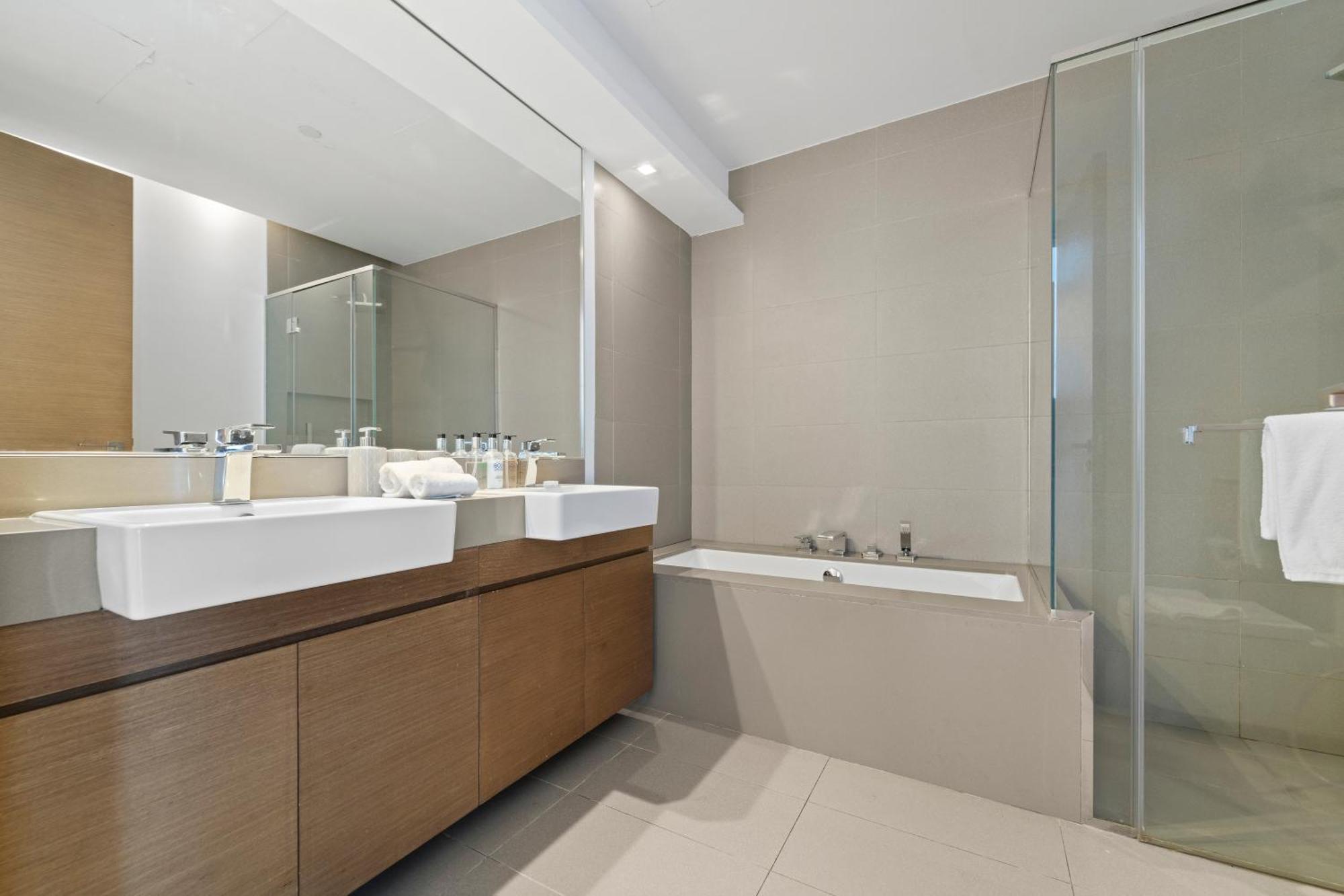 6th Floor 2br And Maid's Walk - Nox *