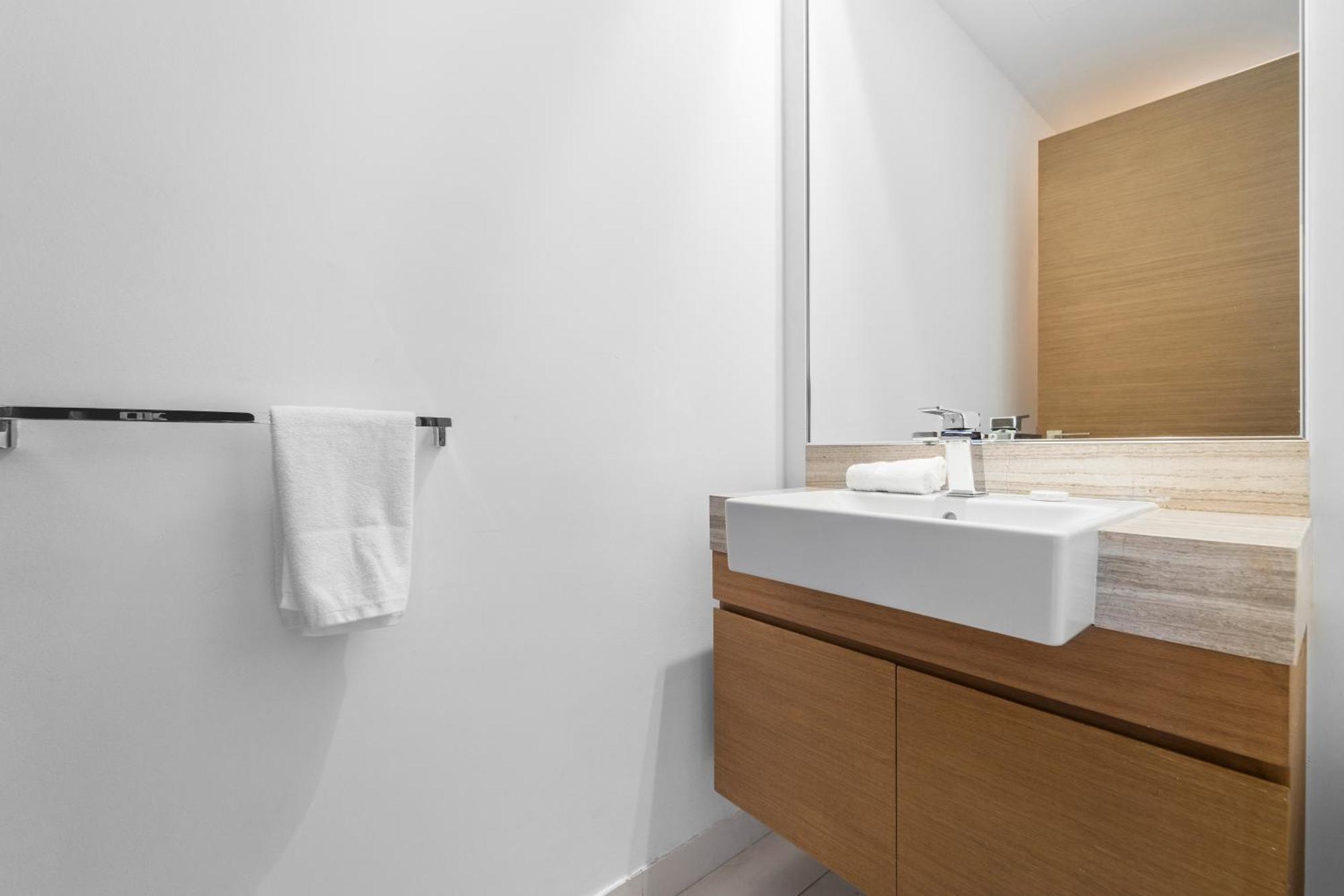 6th Floor 2br And Maid's Walk - Nox Apartment *