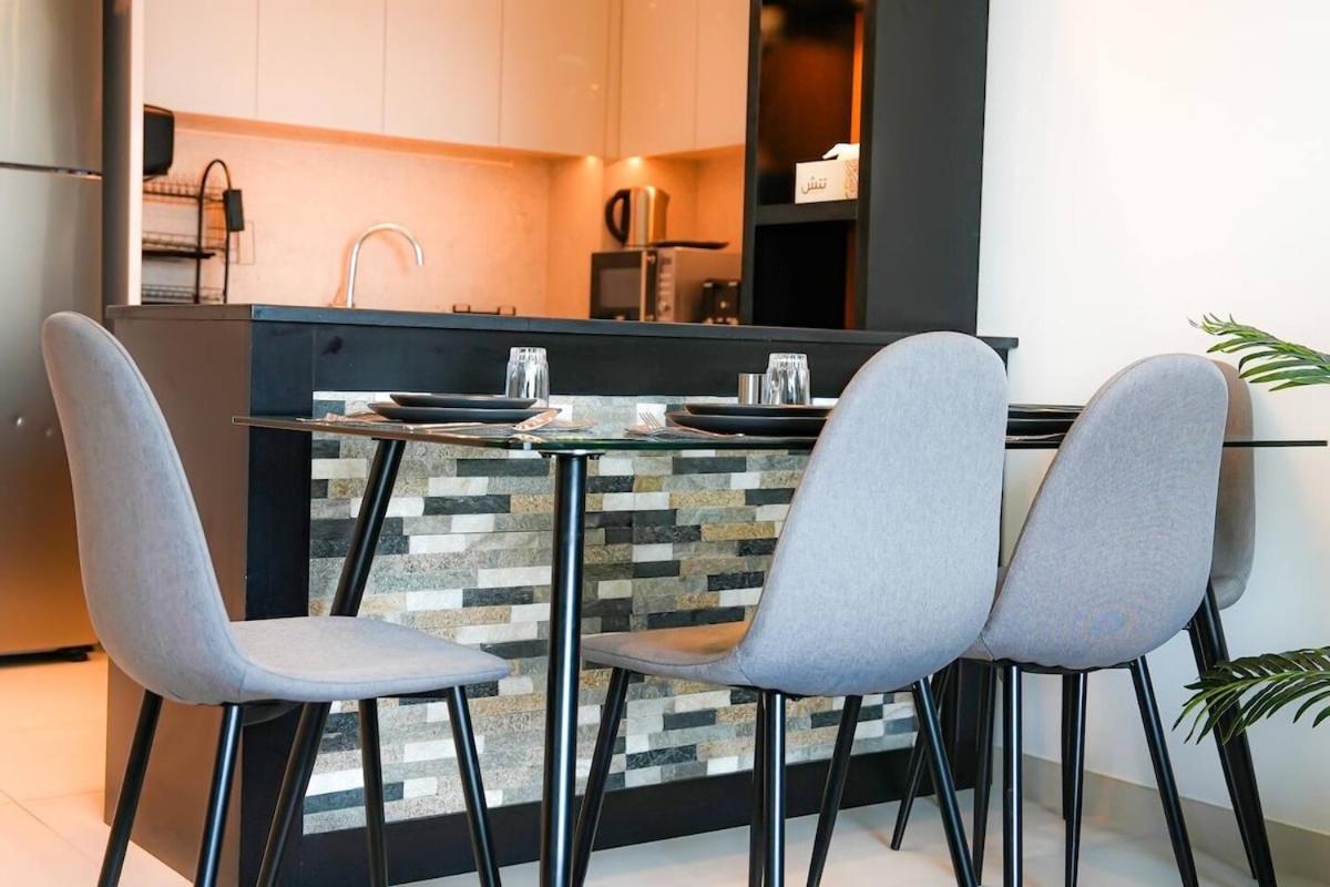 Offers For Burj Royale Condo, Close To Mall Dubai