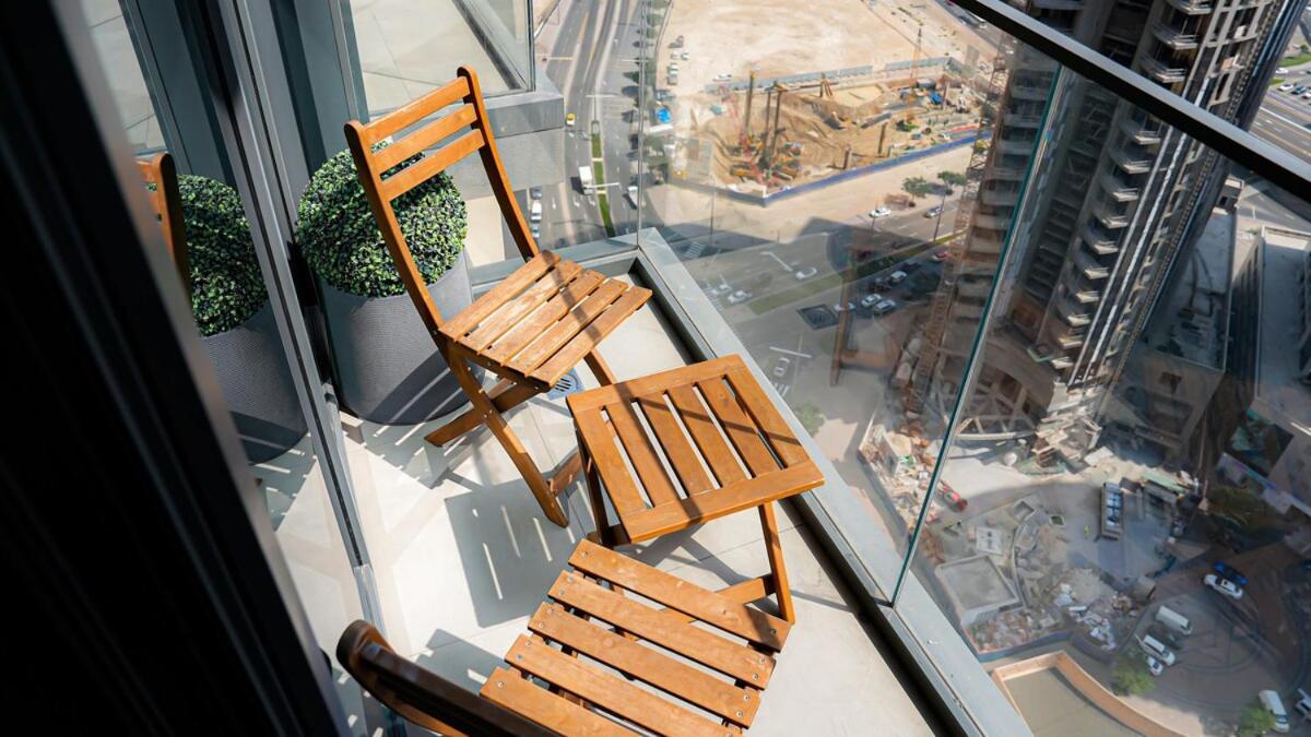 Offers For Burj Royale Condo, Close To Mall Holiday home Dubai
