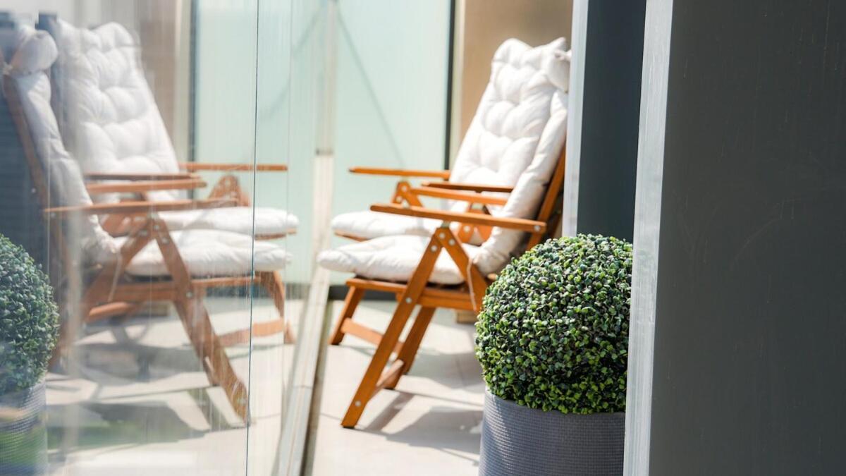 Offers For Burj Royale Condo, Close To Mall Dubai