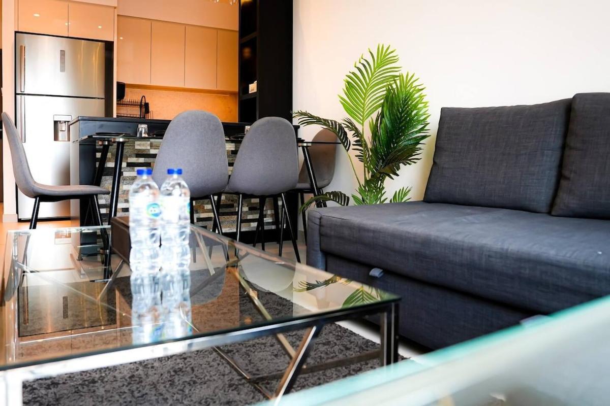 Offers For Burj Royale Condo, Close To Mall Holiday home