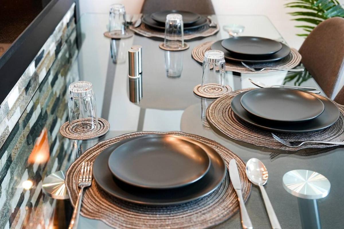 Holiday home Offers For Burj Royale Condo, Close To Mall *