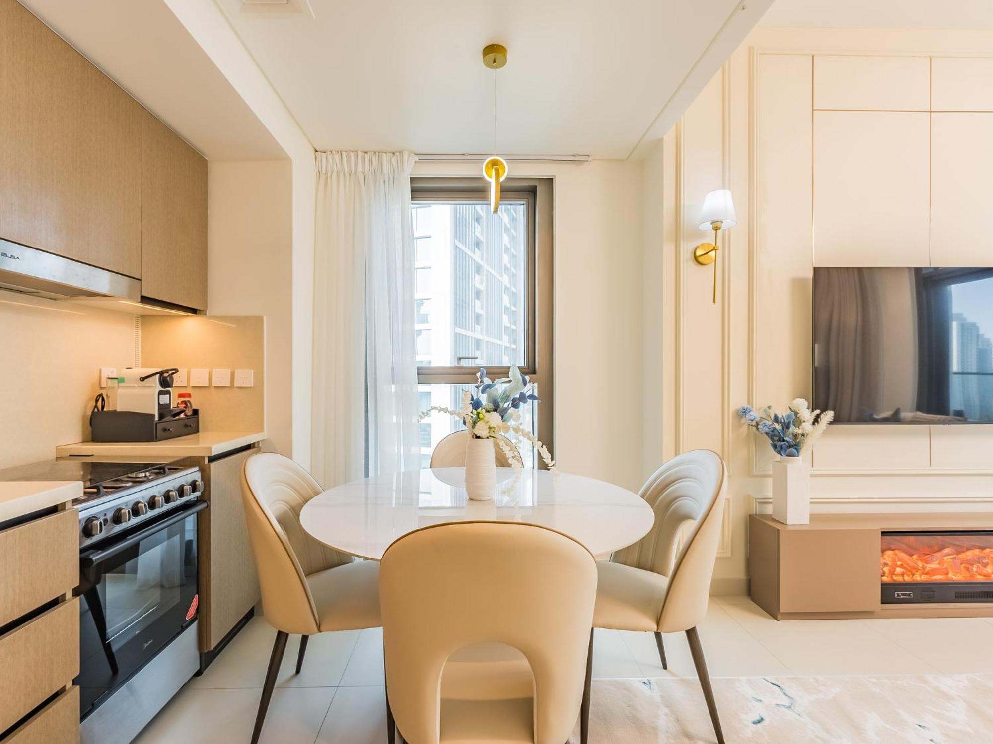 The 'paris' - Stylish 2bd With Burj View Apartment Dubai