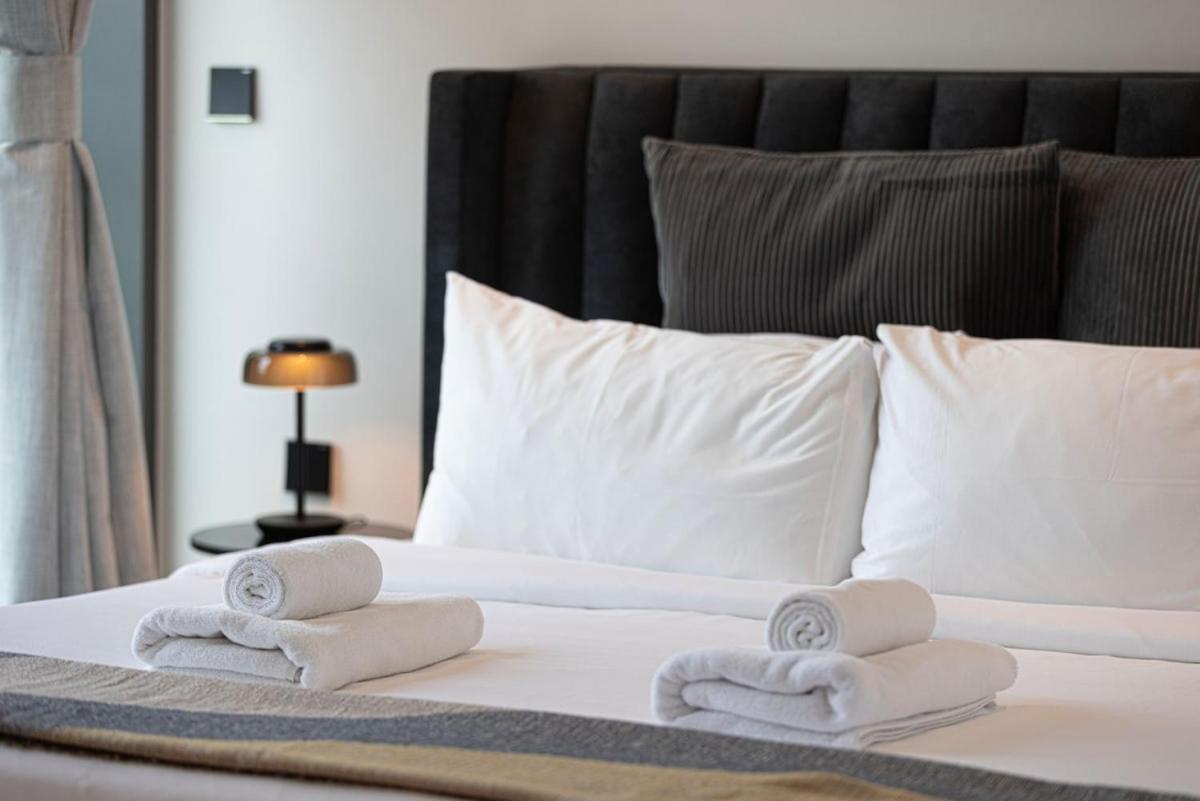Apartment Luxury 2br Burj Khalifa And Canal View Pool Jacuzzi Dubai