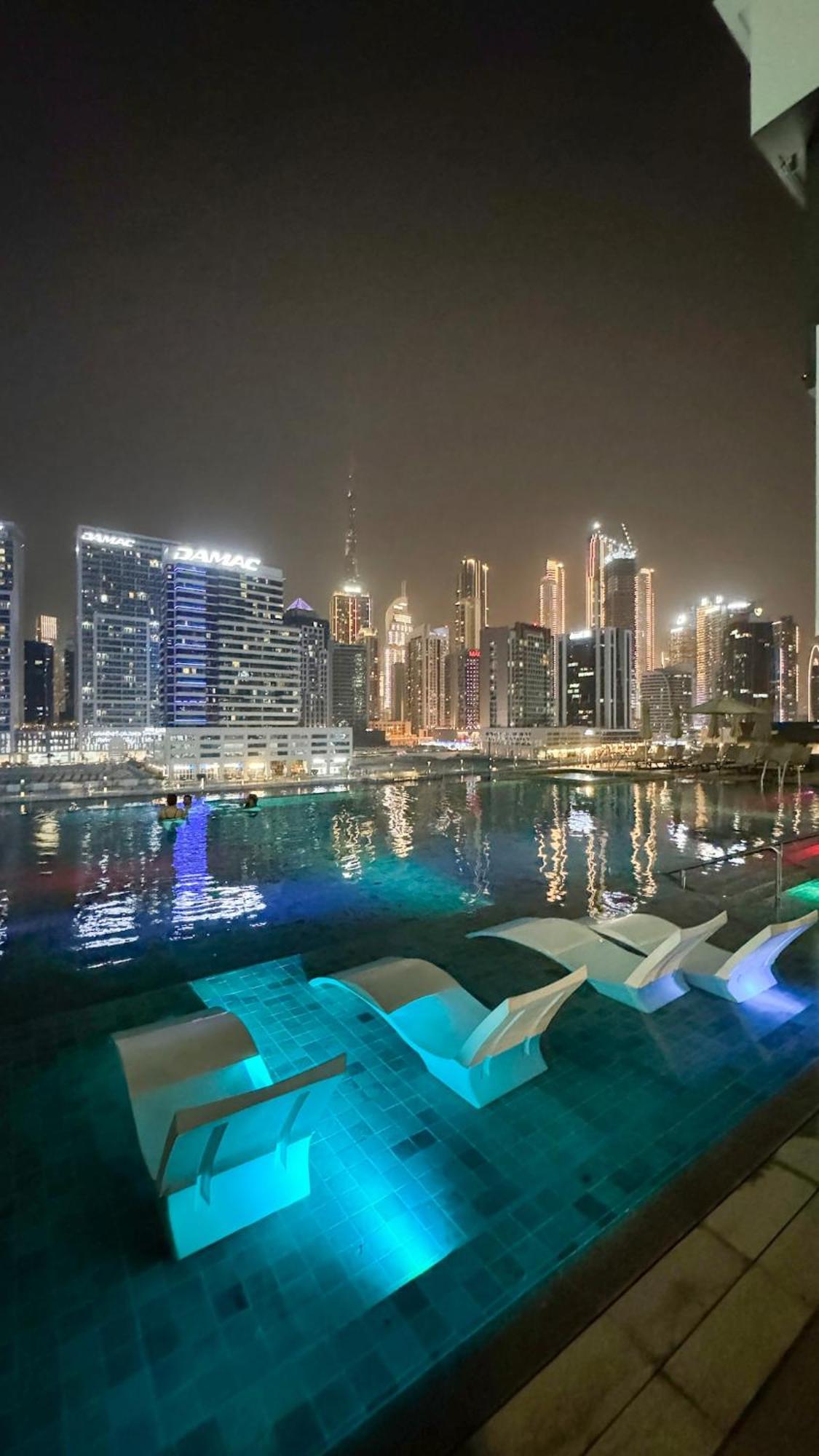Apartment Luxury 2br Burj Khalifa And Canal View Pool Jacuzzi