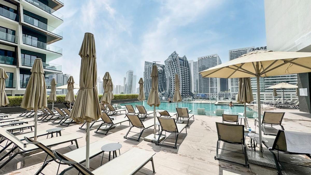 Luxury 2br Burj Khalifa And Canal View Pool Jacuzzi Apartment Dubai