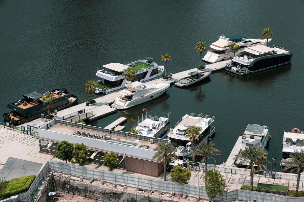 Apartment Luxury 2br Burj Khalifa And Canal View Pool Jacuzzi