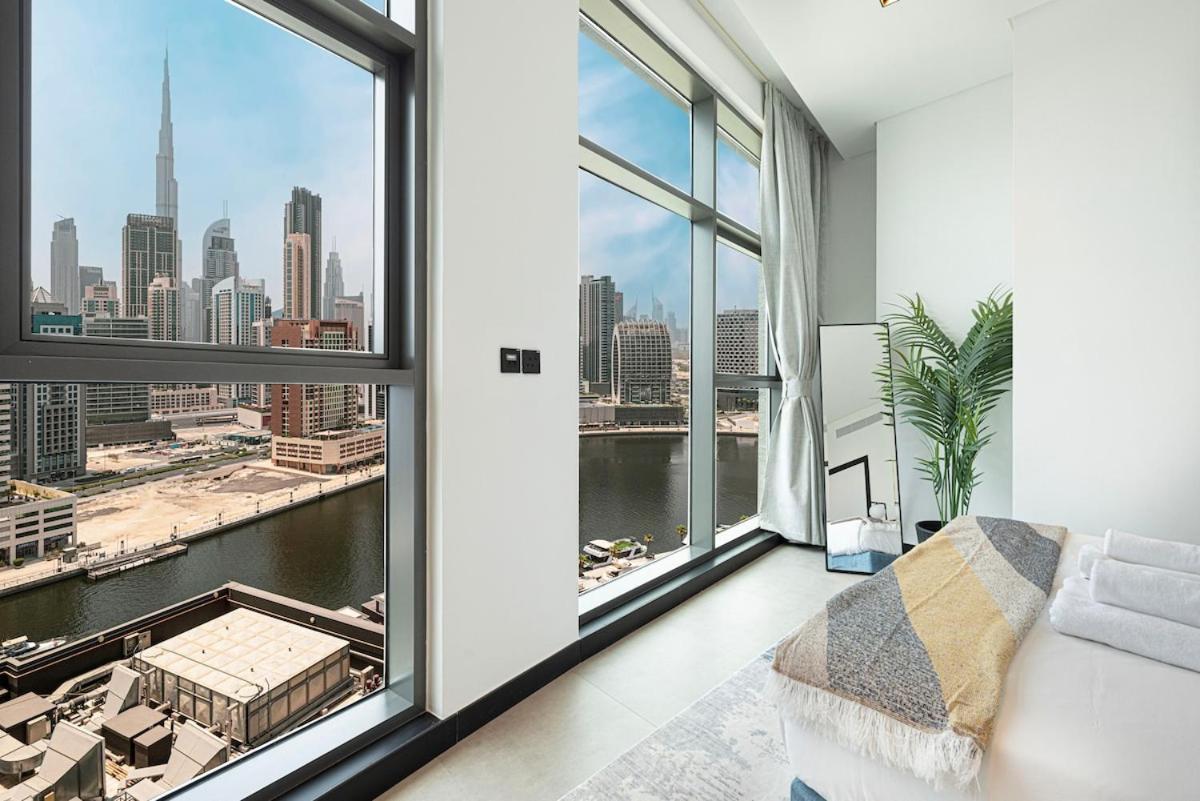 Apartment Luxury 2br Burj Khalifa And Canal View Pool Jacuzzi