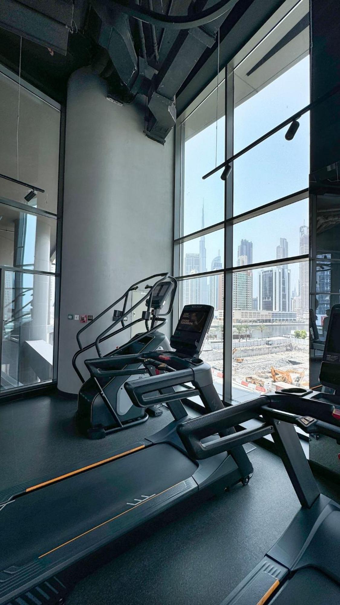 Luxury 2br Burj Khalifa And Canal View Pool Jacuzzi Apartment *