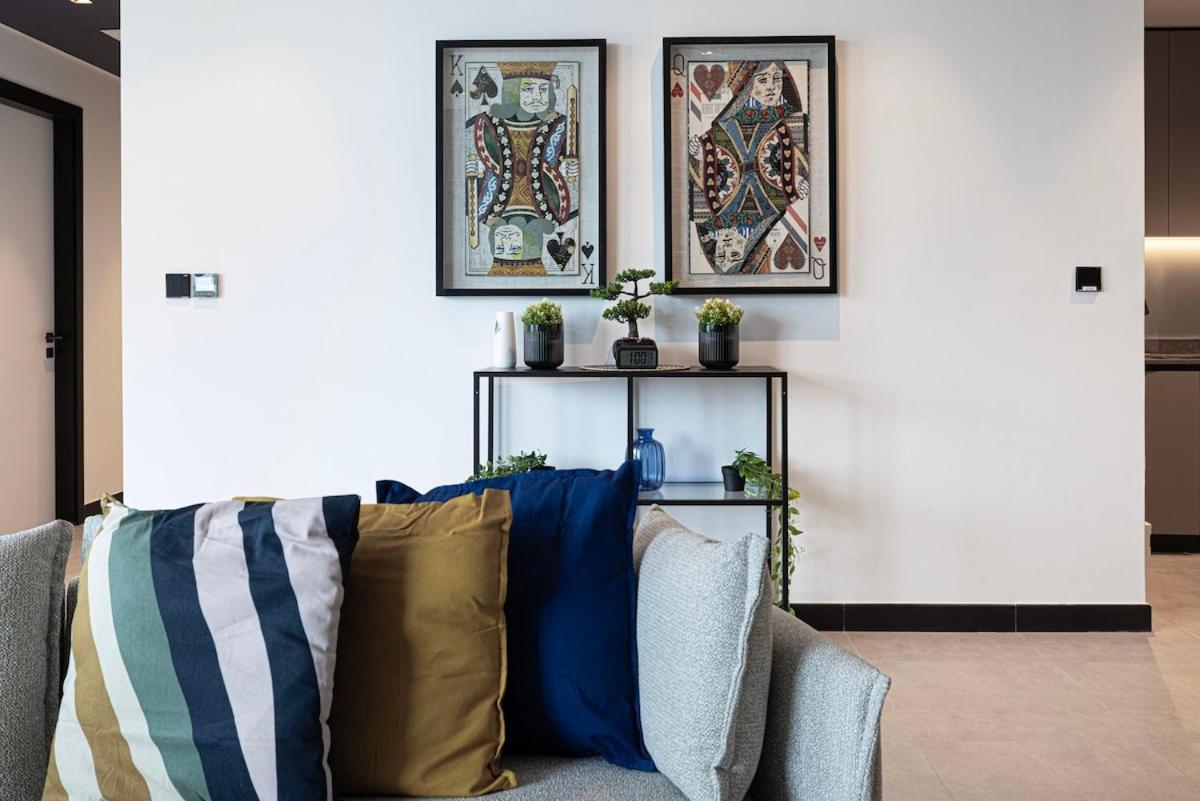 Luxury 2br Burj Khalifa And Canal View Pool Jacuzzi Apartment *