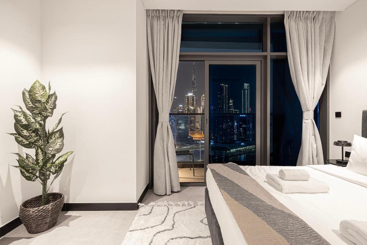 Luxury 2br Burj Khalifa And Canal View Pool Jacuzzi * Dubai