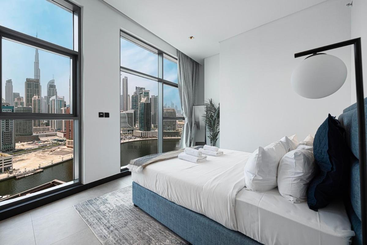 Luxury 2br Burj Khalifa And Canal View Pool Jacuzzi *