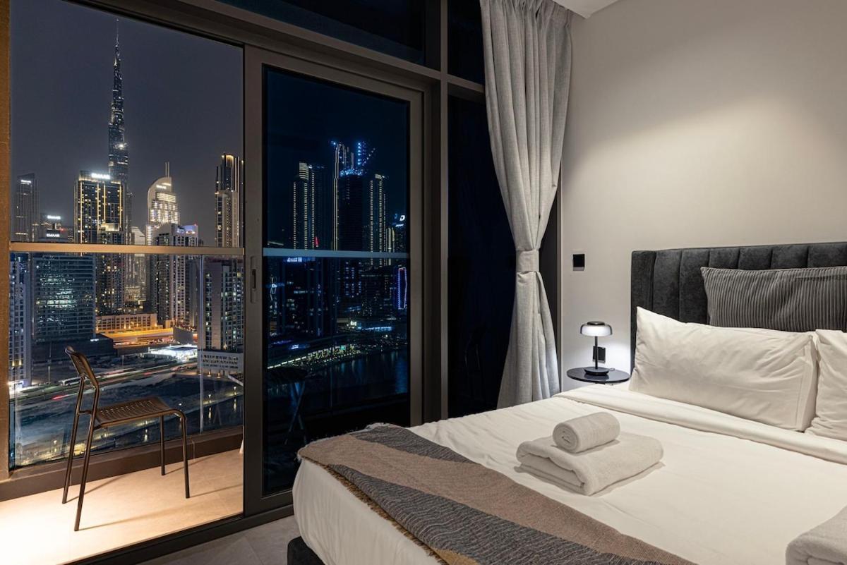 Luxury 2br Burj Khalifa And Canal View Pool Jacuzzi *