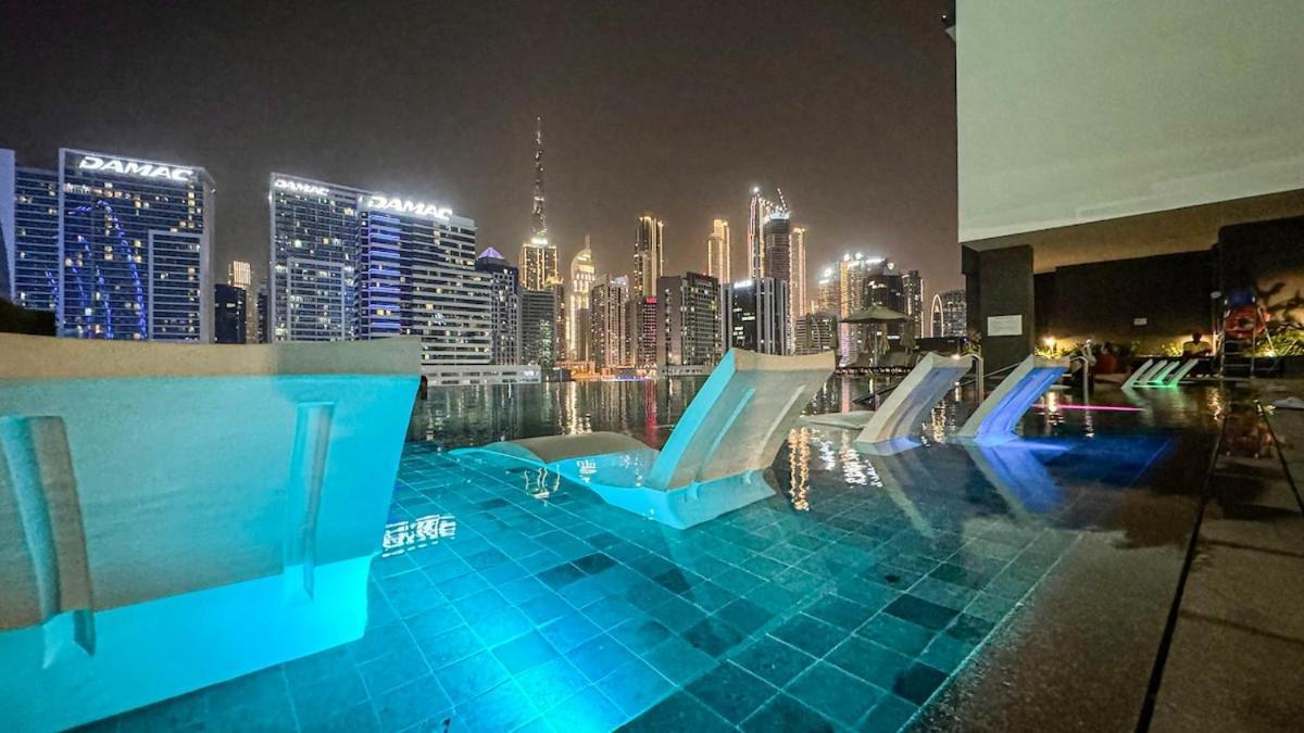 Luxury 2br Burj Khalifa And Canal View Pool Jacuzzi Apartment