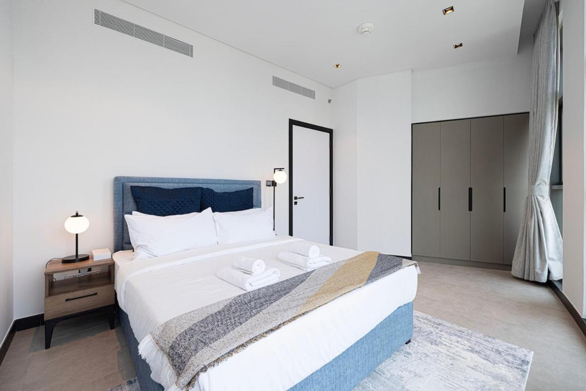 Luxury 2br Burj Khalifa And Canal View Pool Jacuzzi *