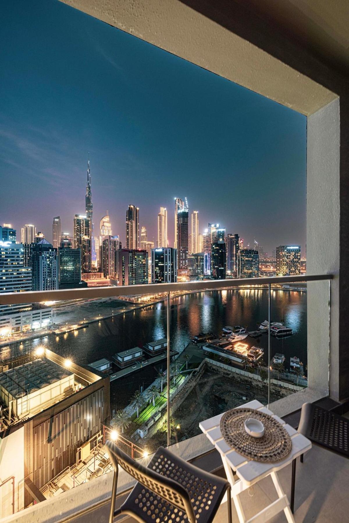 Luxury 2br Burj Khalifa And Canal View Pool Jacuzzi
