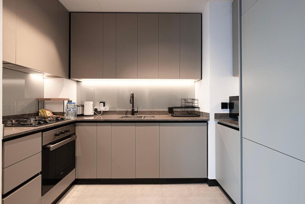 Luxury 2br Burj Khalifa And Canal View Pool Jacuzzi Dubai