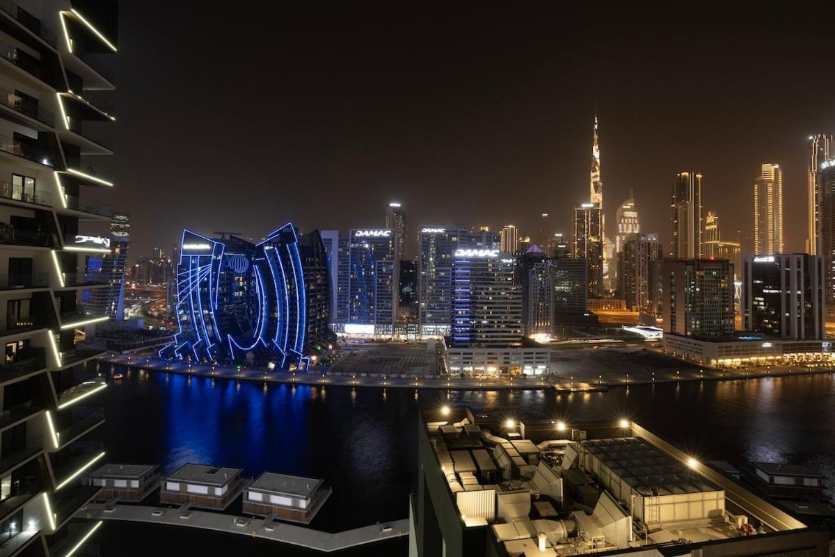 Apartment Luxury 2br Burj Khalifa And Canal View Pool Jacuzzi