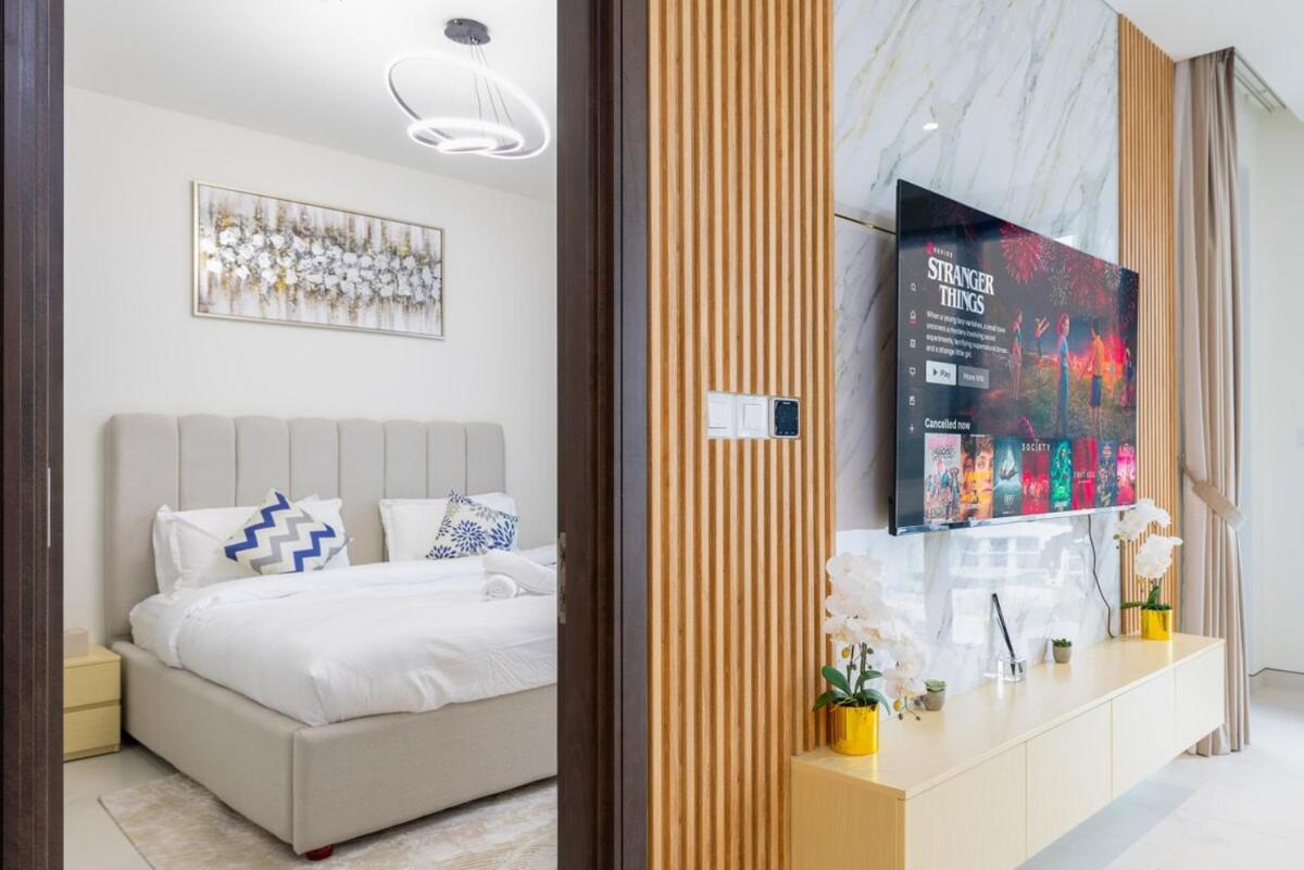 Premium Chic Fully Furnished 1 Bedroom In Sobha Hartland Apartment *