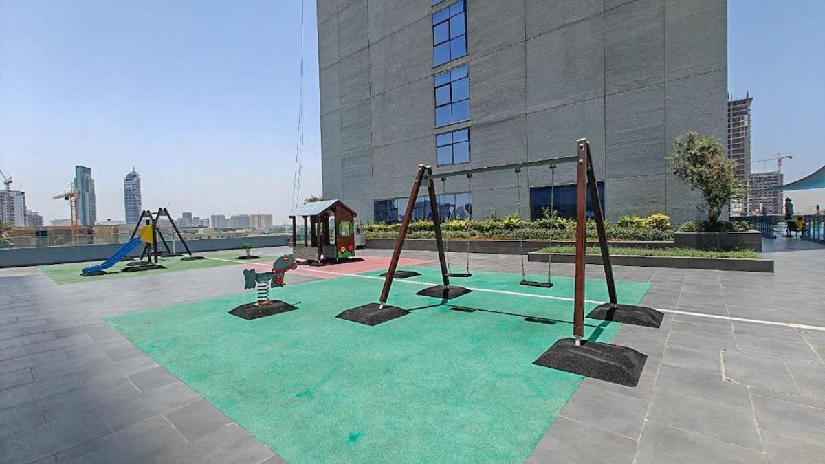 Sophisticated And Serene With Stunning Skyline Views In Jvc
