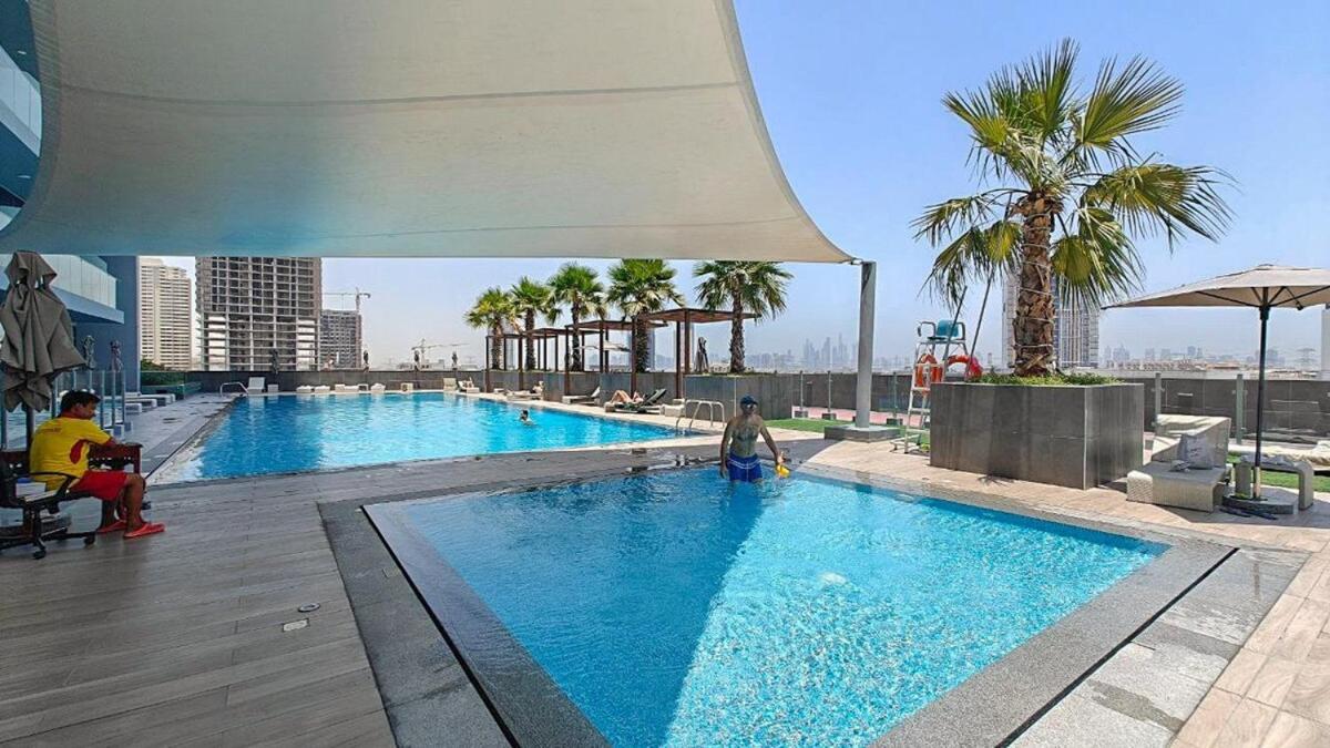 Apartment Sophisticated And Serene With Stunning Skyline Views In Jvc *