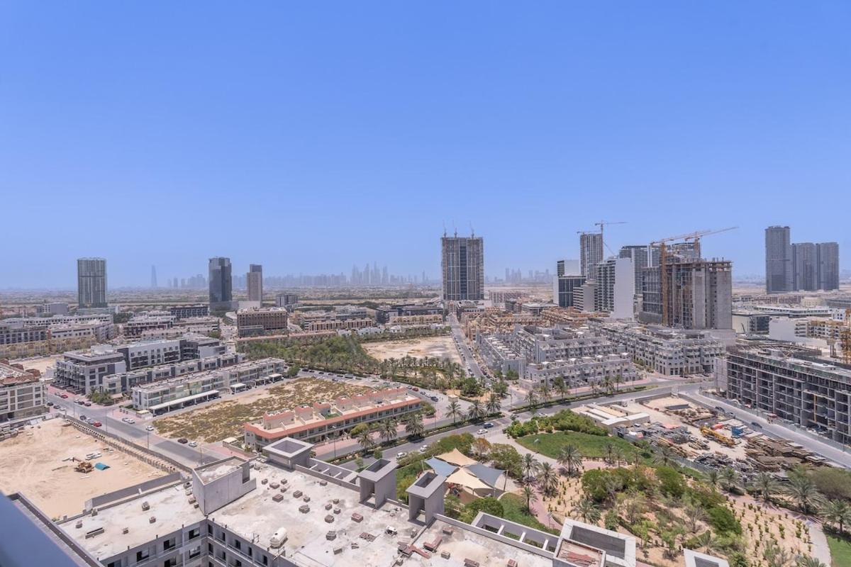 Sophisticated And Serene With Stunning Skyline Views In Jvc