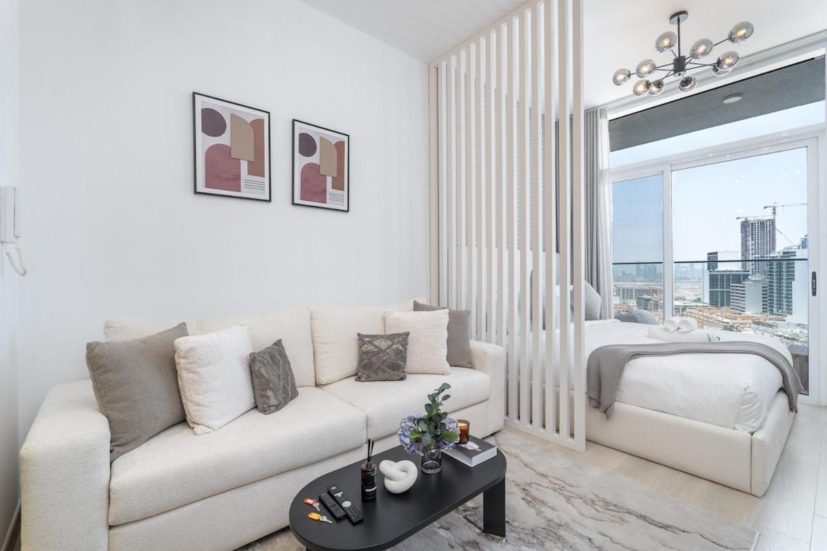 Sophisticated And Serene With Stunning Skyline Views In Jvc Apartment *