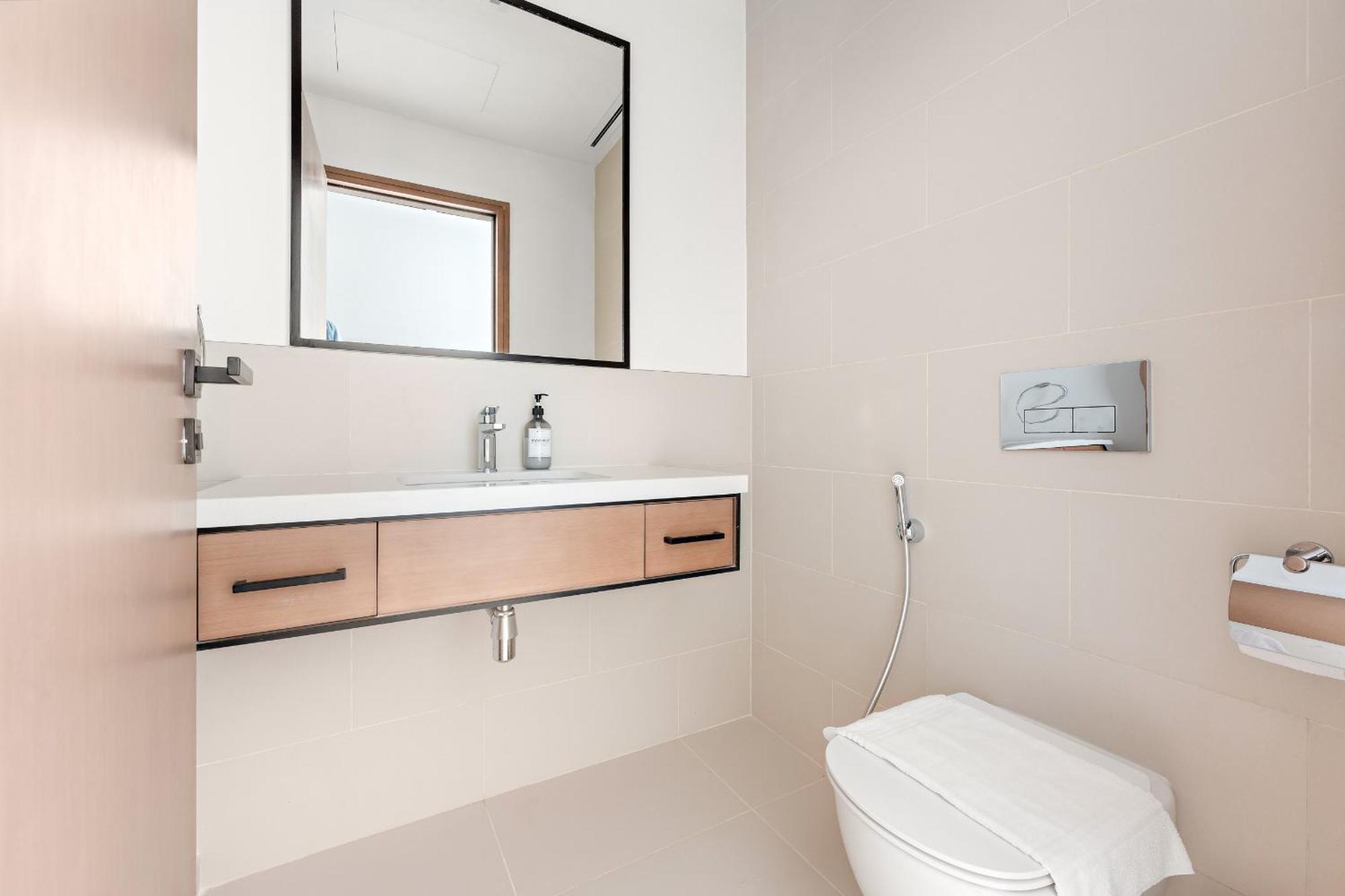 Apartment Vayk - Luxury 1 Bd With Marina Views *