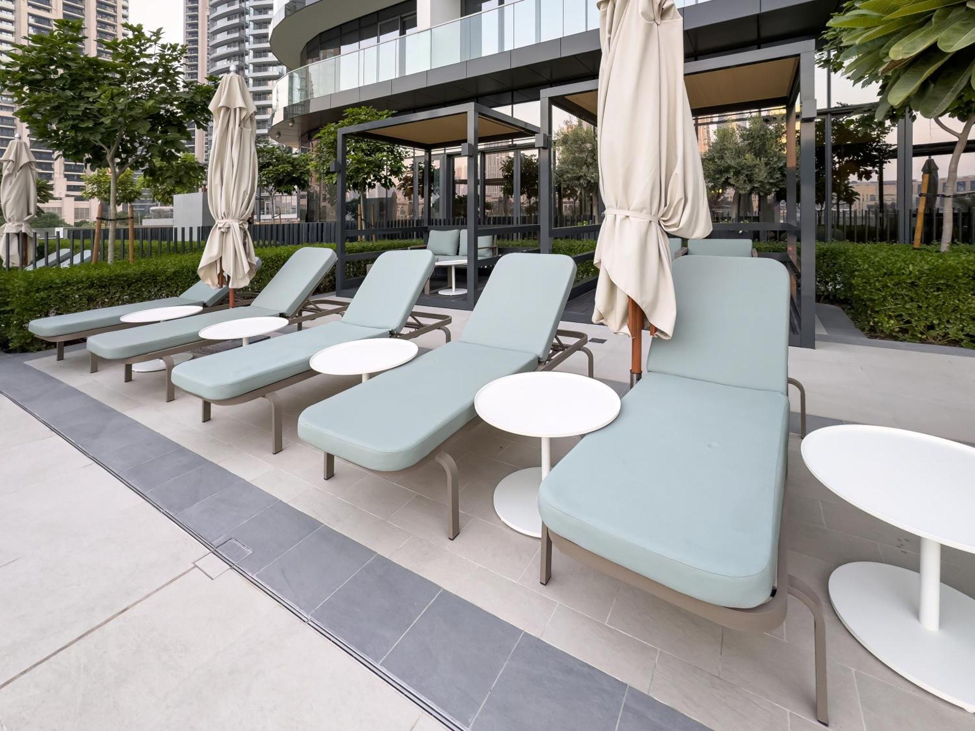 1br Downtown I Steps To Fountain & Mall Daire Dubai